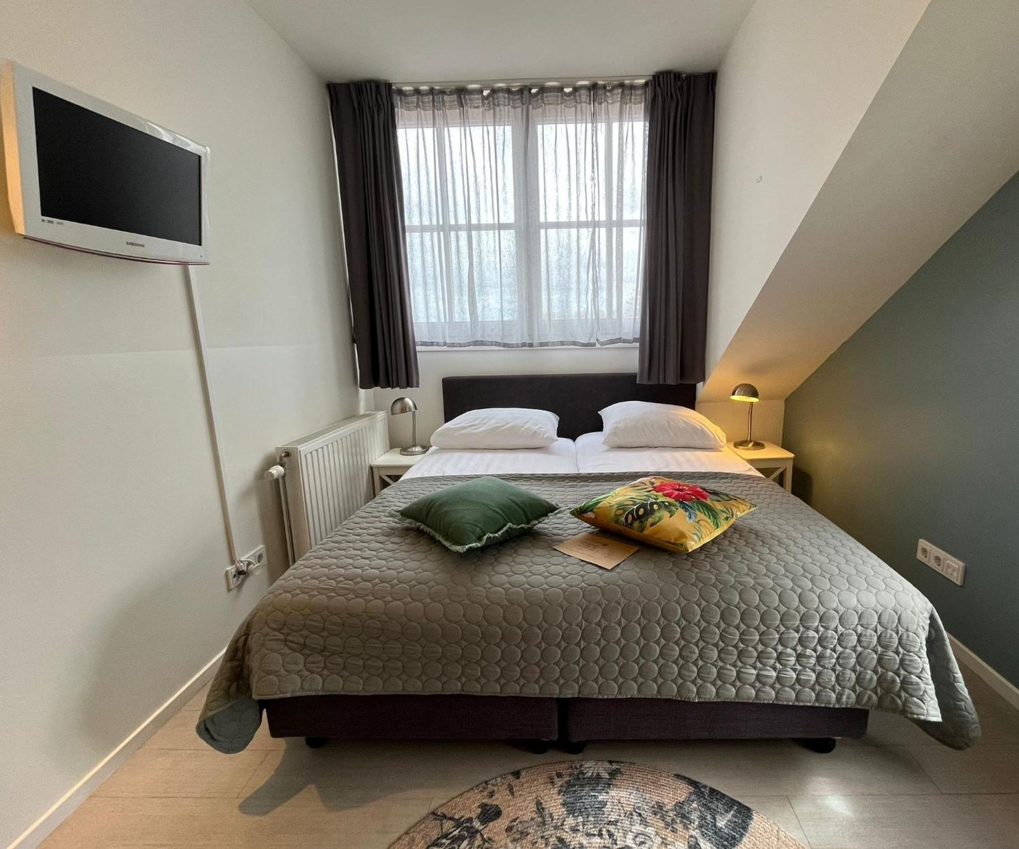 Bed & Brasserie Het Kosthuys Sint-Maartensdijk Luaran gambar